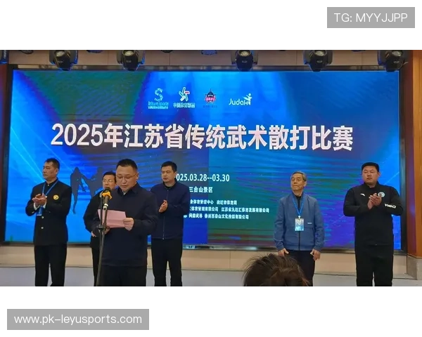 传统武术散打对抗赛:规则更接近国际标准 传统武术散打对抗赛:规则更接近国际标准
